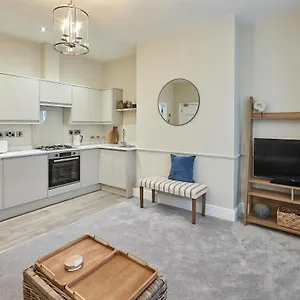Apartment Host & - Normanby Terrace, Whitby
